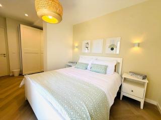 KJ Two Bedroom Apartment in the Village Centre Number 5 - 3