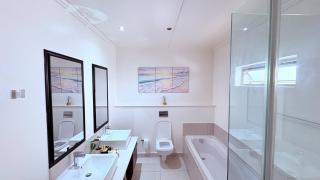 Private En-Suite Room with Shared Lounge Kitchen - 7