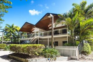 Picnic Bay Apartments Unit 4 - 5