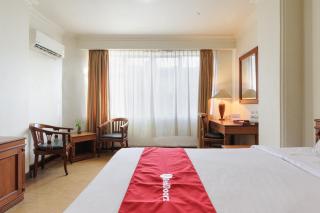 RedDoorz Hotel Budi near Palembang Indah Mall - 7