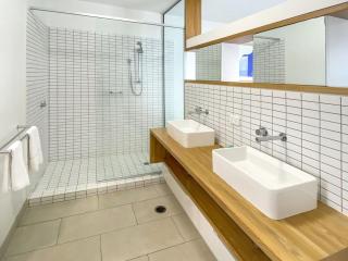 1 Bright Point Apartment 4502 - 2