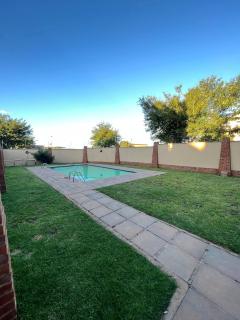 Stylish 2 bed apartment in Carlswald, Midrand - 5