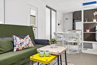 City-View 2-Bed Apartment Melbourne CBD - 7