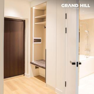 Grand Hill Center - 1