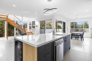 Poolside 2-Bed House in Coolum Beach - 3