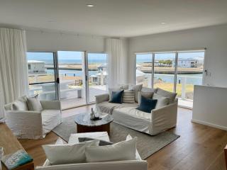 Casa Bianca - Ocean and harbour views - 9
