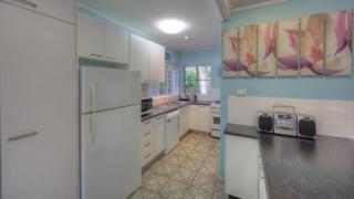 Loyang Apartment 3 - 5