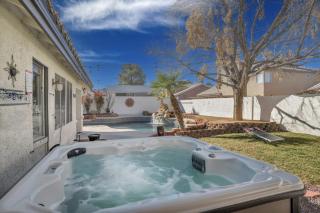 Ultimate Vacation: A Luxurious Oasis with a Pool! - 6