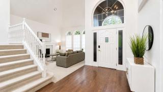 Spacious Pet-friendly 5BR Home in Lynnwood - 3