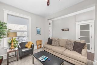 Historic St Louis Retreat Two Levels Sleeps 12 - 5