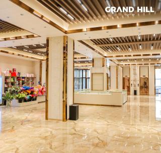 Grand Hill Center - 8