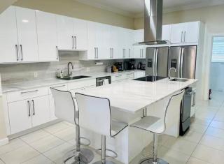 Sprat Bay Luxury Villa - Private Beach and Pool - 2