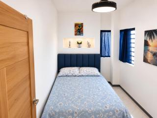 Modern 2 bed 3mins drive from beach - 2