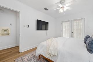 Villa in Zilker - Peaceful Stylish Home with Yard - 7