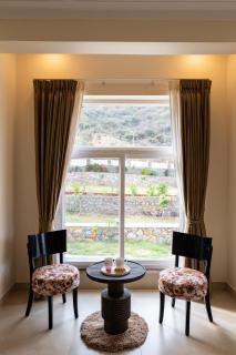 Mandovar Mountain Valley Retreat Pet-friendly Suite In a Private Estate with Shared Pool, Garden, Restaurant & Hill Views - 2
