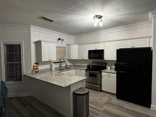 More Cowbell 4 Bedroom 4 full bath minutes from MSU - 7