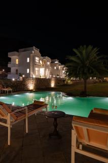 ELIVAAS Signature Mandovar Mountain Valley Retreat 4-BHK Pet-friendly Suite In a Private Estate with Shared Pool, Garden, Restaurant & Hill Views - 4
