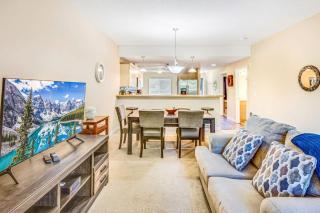 2BR Oyhut Bay Condo Fireplace Private Deck - 9