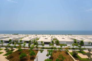 Coastal 3BR Retreat in Seaside Hills Sea View - 9