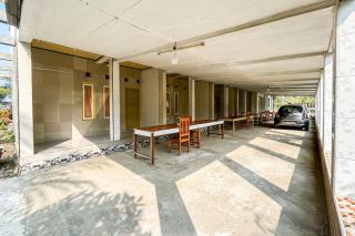 RedDoorz at Villa Camry Ujung Genteng - 9