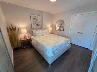 HFX Penthouse 1 BR 6 appliances and huge patio - 4