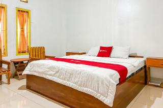 RedDoorz at Villa Camry Ujung Genteng - 0