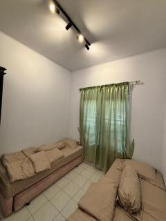 NEW 3BR Villa Golden Spring with Netflix 8 Guest! by Betah Banget - 4