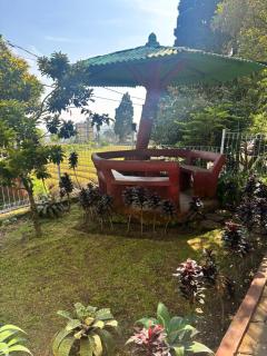 NEW 3BR Villa Golden Spring with Netflix 8 Guest! by Betah Banget - 2