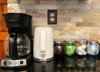 Brownstone 1BR Cherrywood Kitchen Real Brick Near Penn Hospital - 7