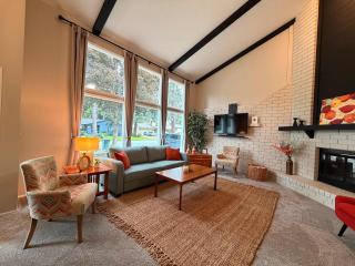 Fernan Retreat 3BR Minutes to Downtown & the Lake - 0