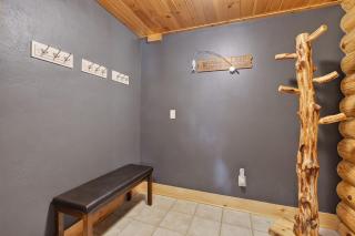 Gorgeous log home in Southern Door- Waterfront retreat - 5