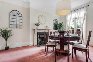 Spacious 6 Bedroom Character Home in Central Bedford - 7