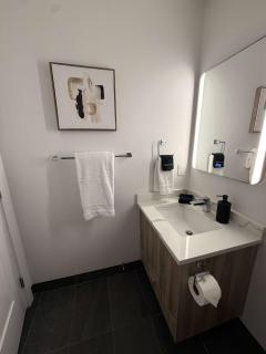 Northend HFX 2 BR and 2 Bath Penthouse with waterview - 1