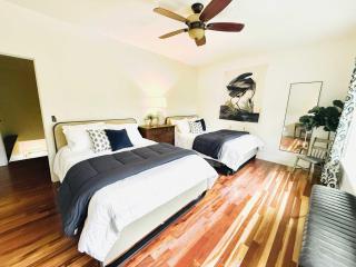 NEW PROPERTY Davis Avenue Luxury Lodge Sleeps 20 - 4