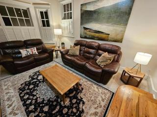 Liberty Pointe-Beach House Private Dock & Beach Sleeps 15 - 4