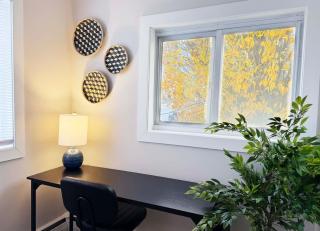 King Bed 2BR 1 Bath Sleeps 5 - 4