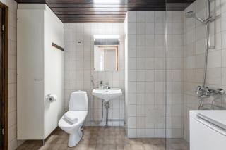 Stylish 1BR Apartment with Private Sauna & Balcony - 6