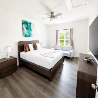 NRG World Cup Stay 3 Stories Sleeps 8 - 1