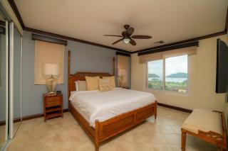 Altavista 5D 3 Bdr 2 bth Ocean View Condo - 2