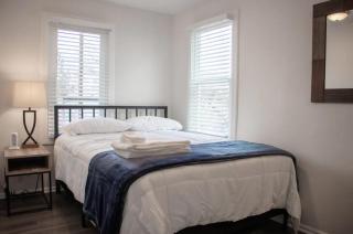1120 #B Cozy Downtown Apartment - 5