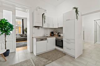 Modern 3-BR - 3 min to Metro U4 - 3