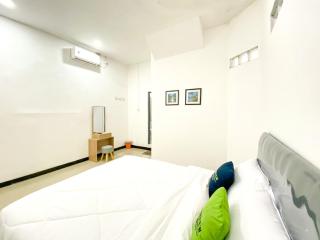 Urbanview Bangsal Mojokerto - 8