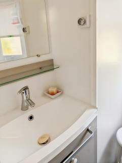 Mobil-home cosy au bord du lac - Terrasse - 3 ch - 9