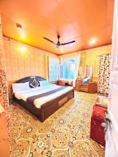 Best View Group Of Houseboats - 2