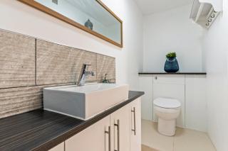Spacious Farmhouse with Anne, Hot Tub Piano - 8