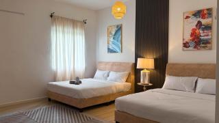 Modern European Terrace House for Family Stay with Free WiFi & Netflix near Taiping Lake Garden Zoo - 3