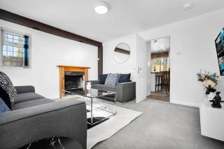 Harvington Manor 6 Bedrooms, Hot Tub Spa - 9