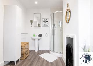 Contactor Stay, Reading Town Centre 4 Bed House, Large House with 2 bath - 5