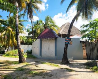 Mzee House - 0