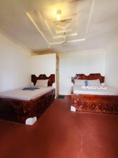 Mzee House - 6